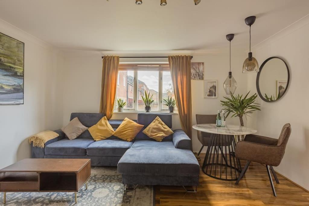 Bright &Spacious One Bedroom Flat Off Canary Wharf ロンドン エクステリア 写真