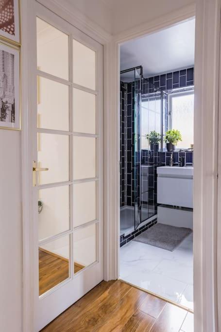 Bright &Spacious One Bedroom Flat Off Canary Wharf ロンドン エクステリア 写真