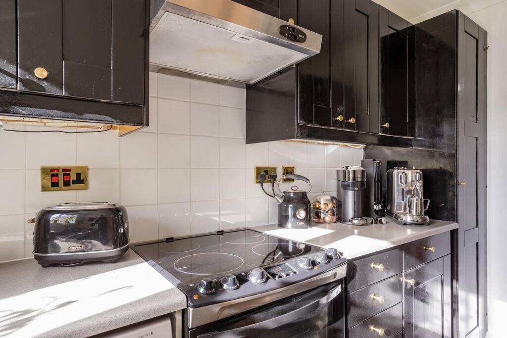 Bright &Spacious One Bedroom Flat Off Canary Wharf ロンドン エクステリア 写真